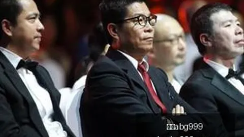 卡塞米罗梅开三度后与梅西激情庆祝：经典瞬间回顾，背后故事